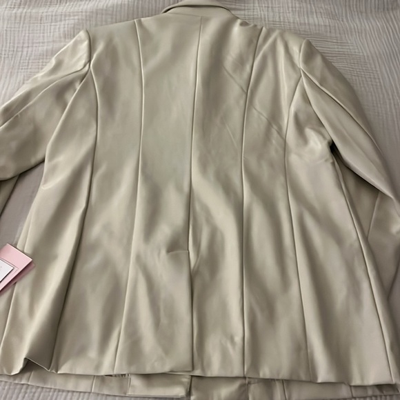 Cream vegan leather blazer NWT. Avec les Filles - Picture 5 of 11